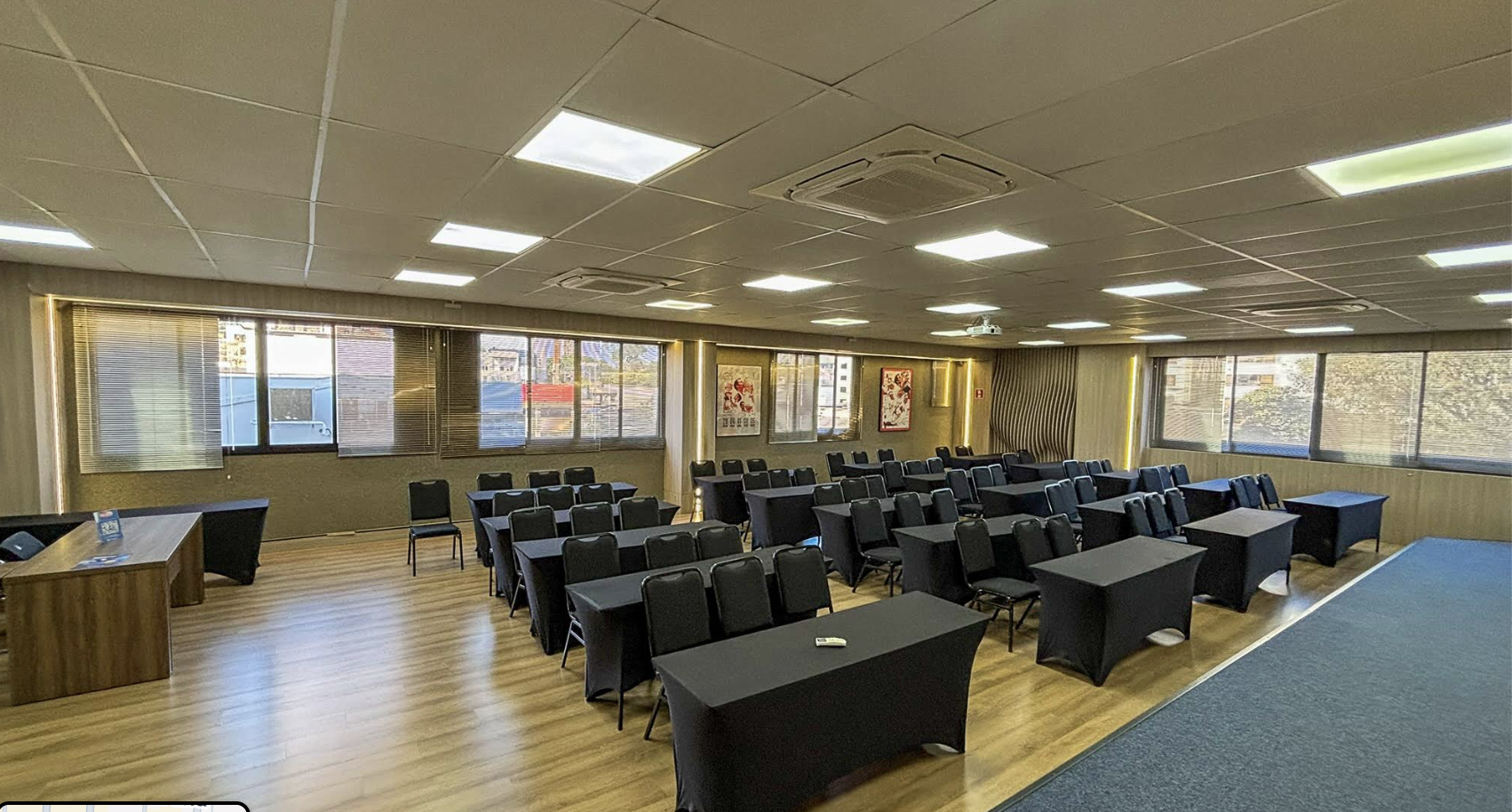 Interior da sala do evento